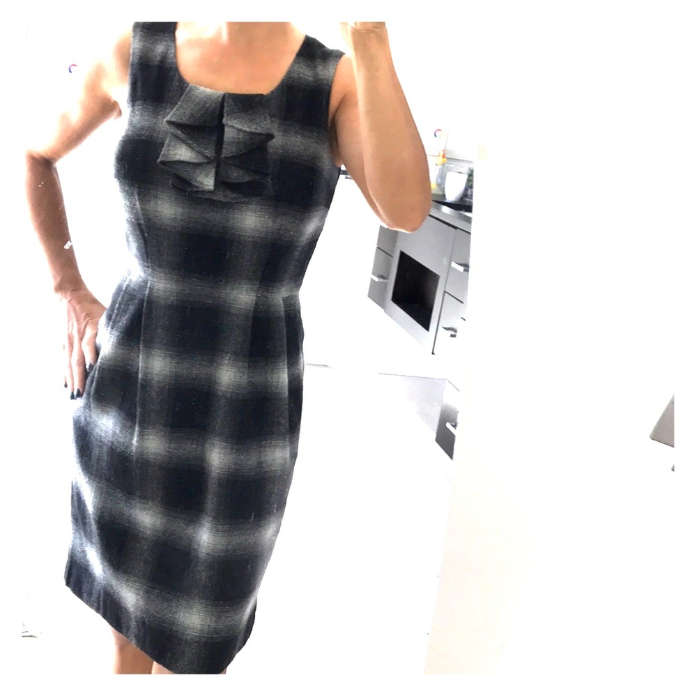 ⁉️$10 SALE⁉️ANN TAYLOR LOFT PLAID RUFFLE DRESS - Picture 4 of 8